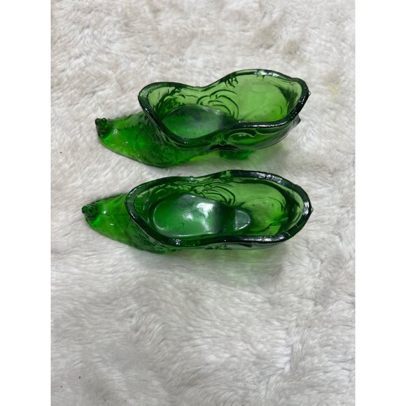 Vintage Green Glass Elf Shoe Figurines Set & Decorative Collectibles - Picture 3 of 6